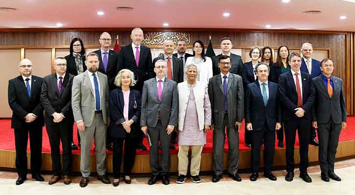 ইউরোপীয় দেশের ভিসা সেন্টার দিল্লি থেকে ঢাকায় আনার অনুরোধ প্রধান উপদেষ্টার