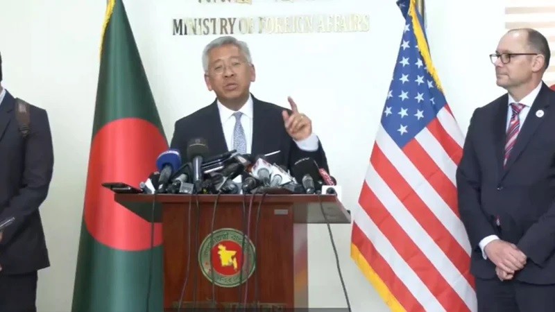 পেছনে নয়, সামনে তাকাতে চায় যুক্তরাষ্ট্র : লু