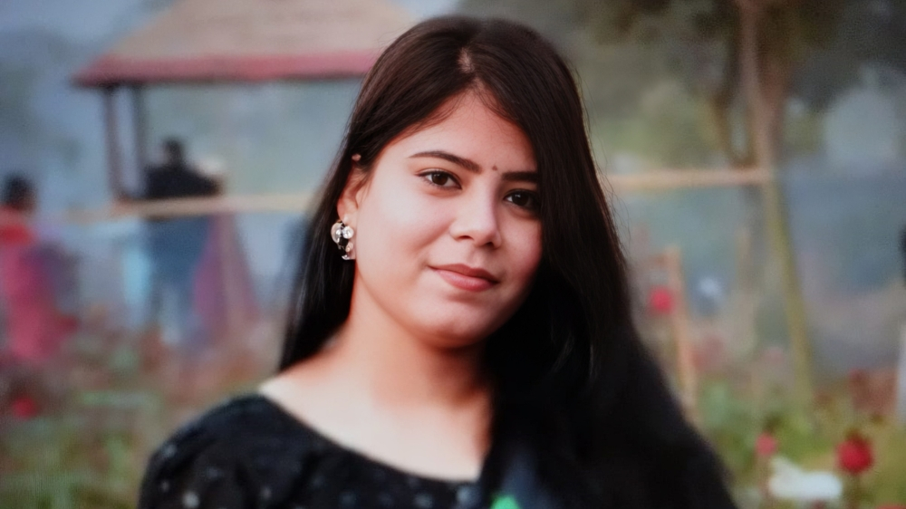 উত্তরায় ছিনতাইকারীর টানে রিকশা থেকে পড়ে প্রাণ গেল তরুণীর