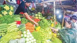 বাজারের সবচেয়ে বেশি দামের সবজি টমেটো,কম দামের মুলা