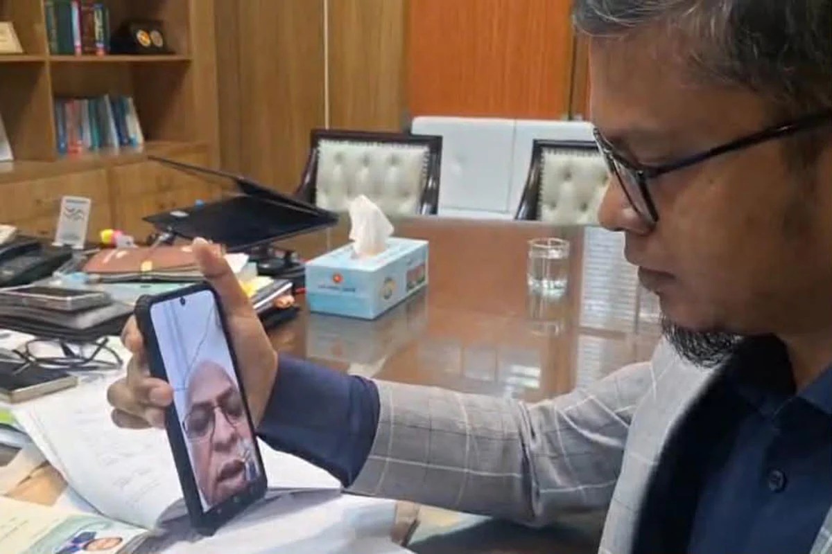 সমর্থকরা আটকে রাখলেন প্রার্থীকে, ভিডিও কলে প্রার্থিতা প্রত্যাহার