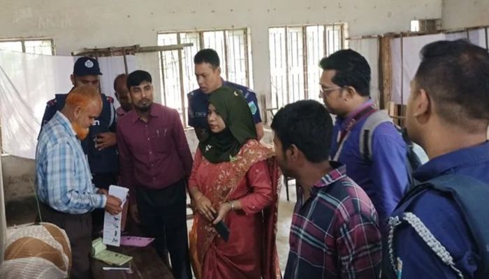 বগুড়ায় জাল ভোট: ২ সহকারী প্রিজাইডিং অফিসারকে অব্যাহতি