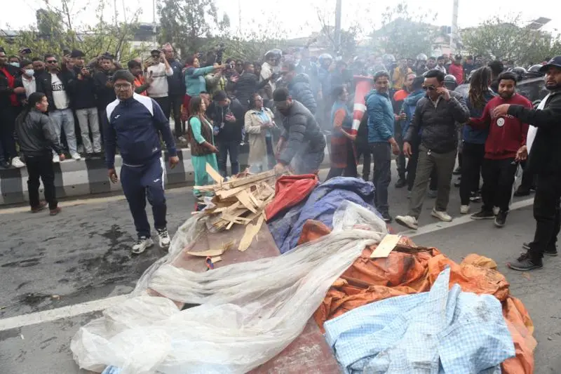 ওলিকে গ্রেপ্তারের পর নেপাল জুড়ে সমর্থকদের বিক্ষোভ