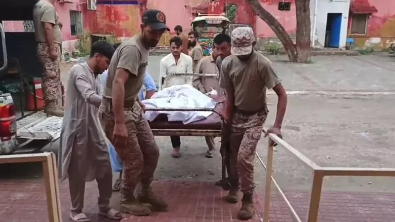 পাকিস্তানে বাস-ট্রেইলার মুখোমুখি সংঘর্ষে নিহত ৮